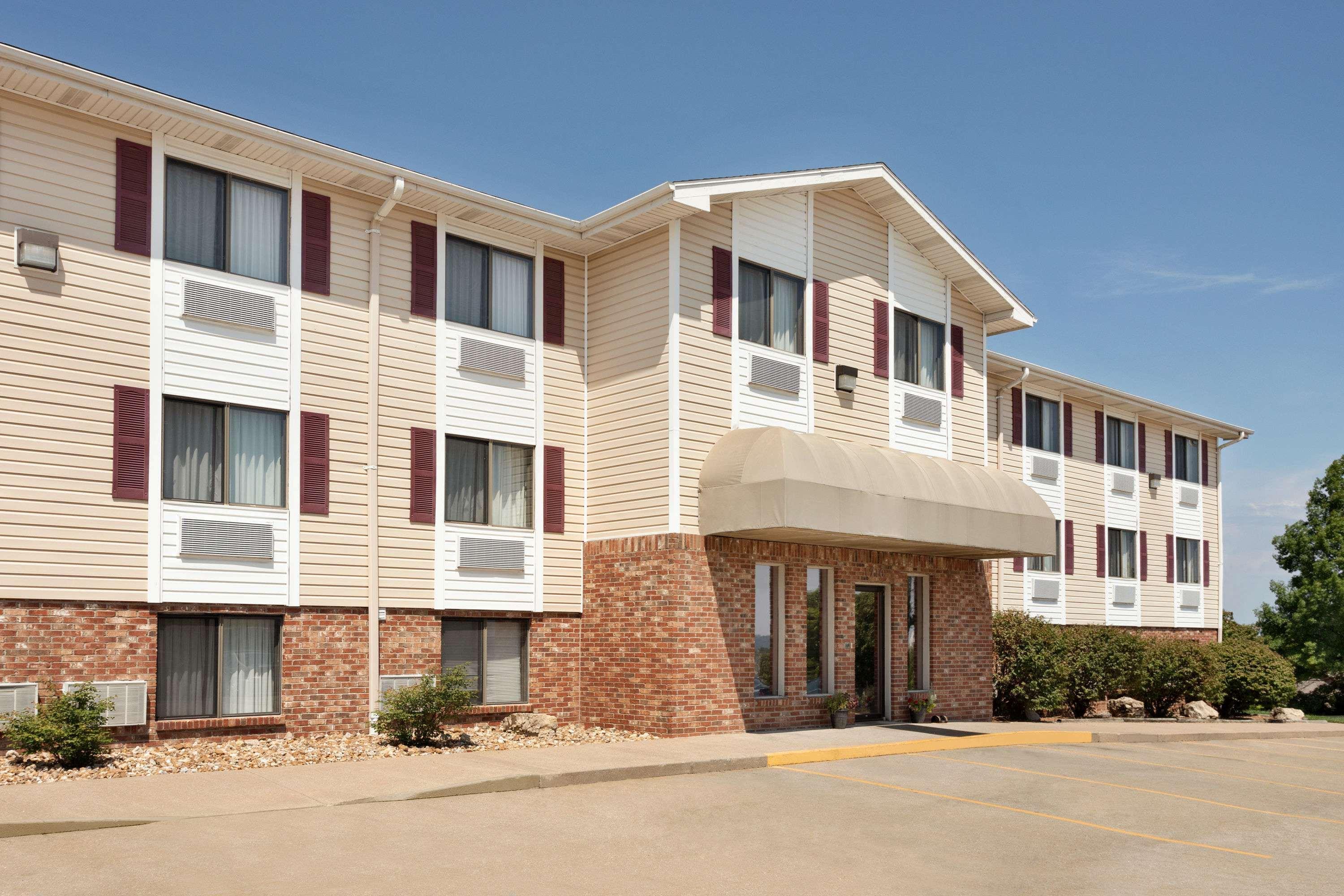 Travelodge By Wyndham Jefferson City Exterior foto