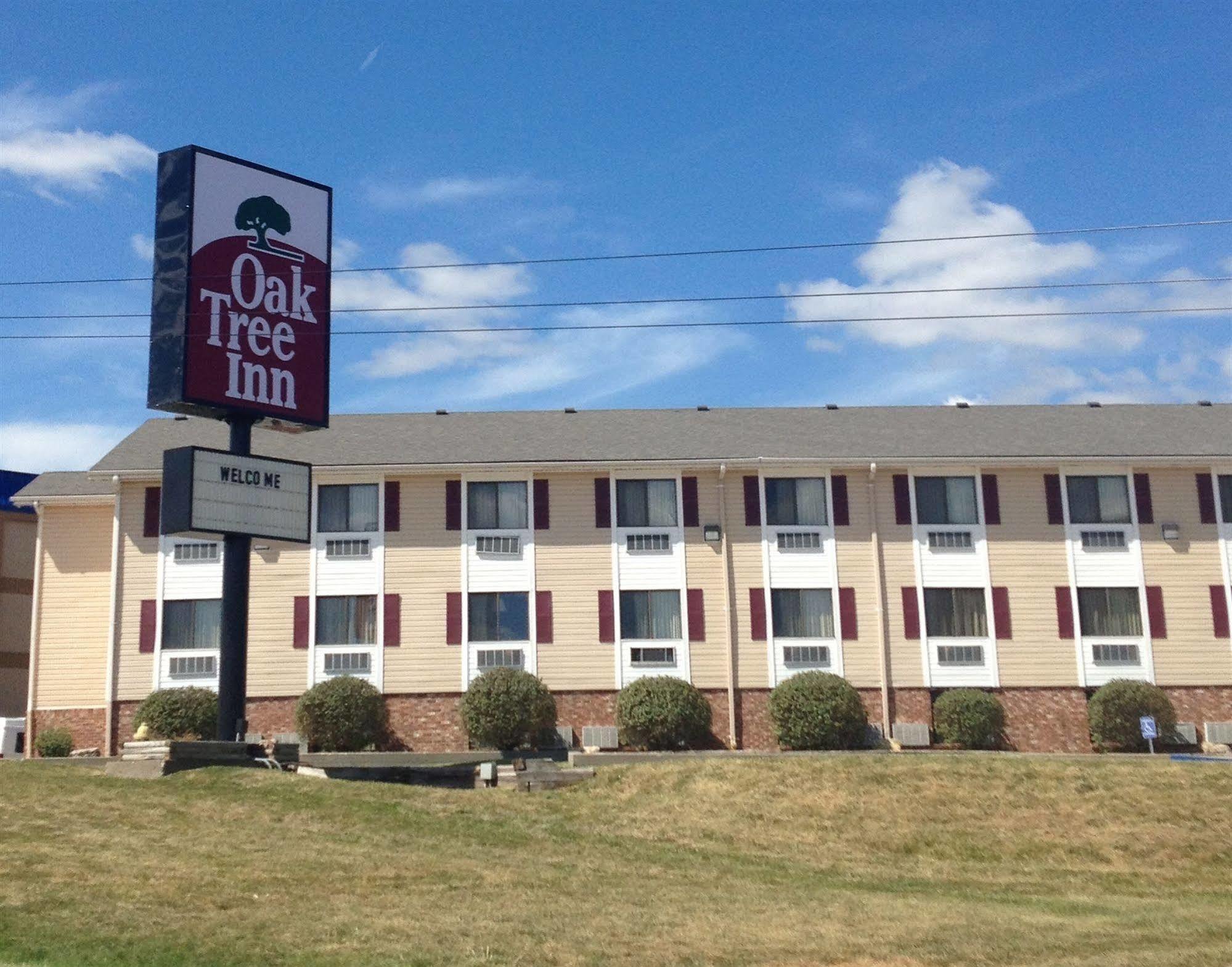 Travelodge By Wyndham Jefferson City Exterior foto